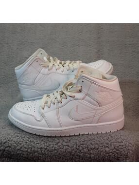 Jordan 1 Mid Triple White 554724-130 sz 11 VGUC No star loss